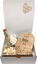 Geschenkbox liefste METER | wit | bloemen | droogbloemen | liefste meter | meter vragen | meter worden | peettante vragen | peettante worden | cadeau  | geschenkdoos | giftbox