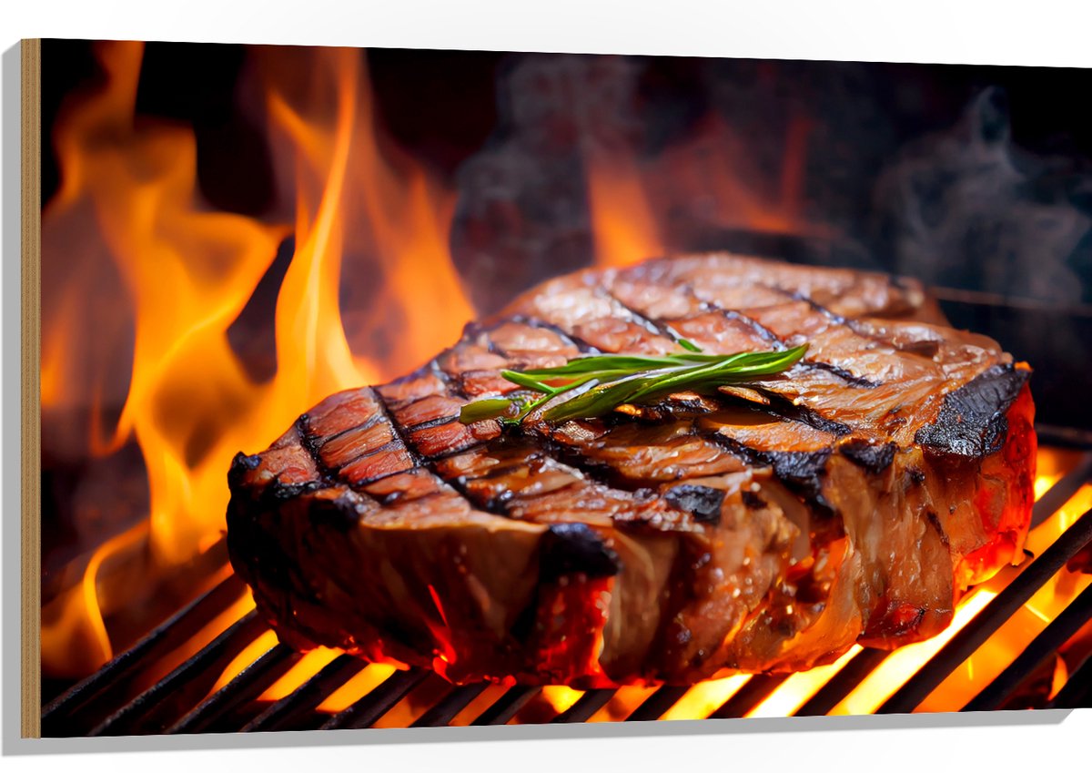 Hout - Brandende Steak op Barbecue - 105x70 cm - 9 mm dik - Foto op Hout (Met Ophangsystee