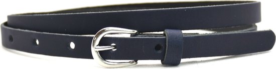Smal marineblauw lederen riempje met zilverkleurige gesp, 1,5 cm breed.