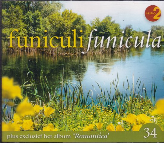 Cd-hoes met de titel 'funiculi funicula 34' boven een weerspiegeling van bomen in een meer, omringd door gele bloemen.