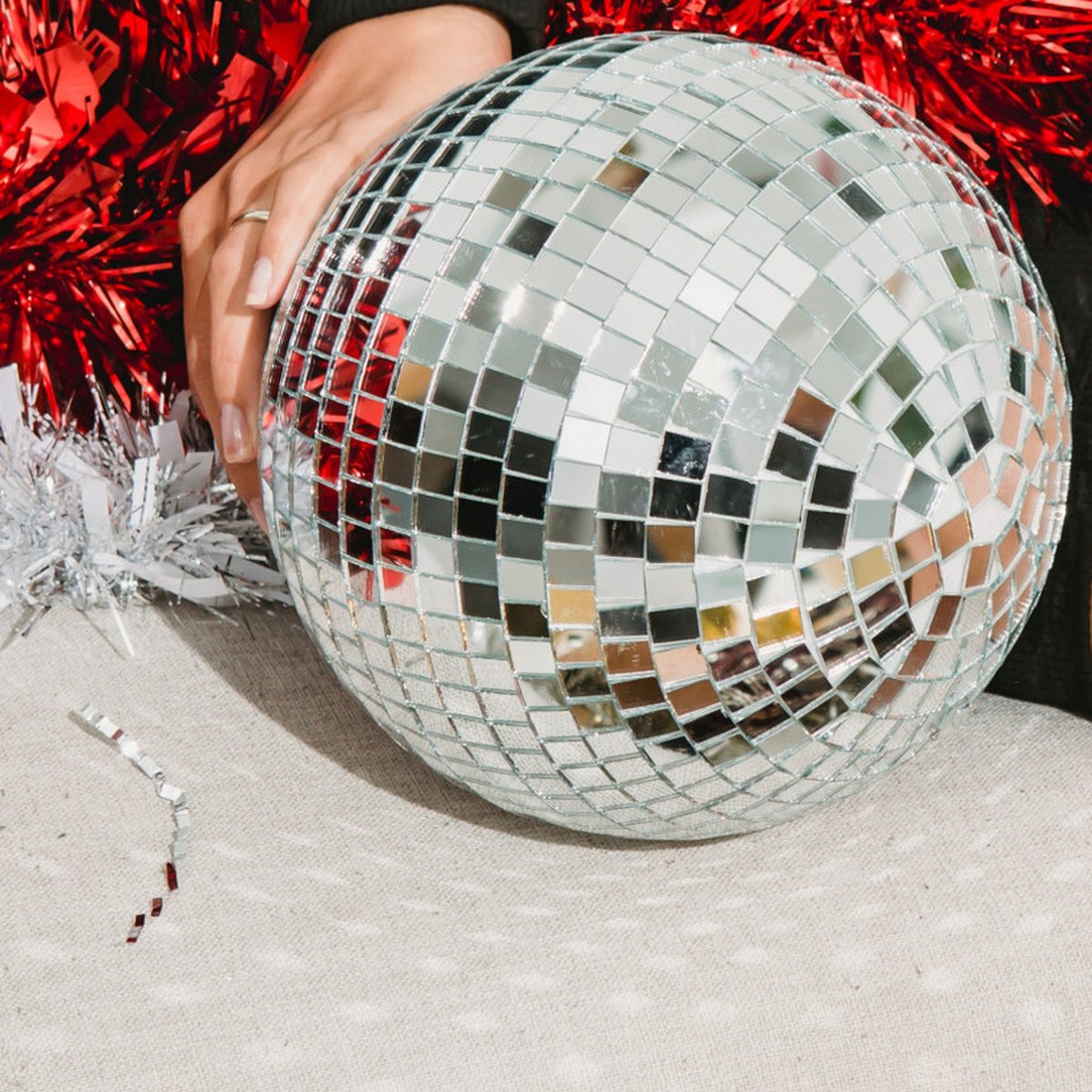 1x Grote zilveren disco kerstballen discoballen/discobollen glas/foam 18 cm bol