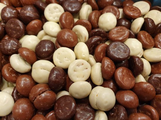 Foto: Chocolade kruidnoten mix 1 kilo pepernoten sint piet sinterklaas