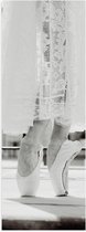 Poster (Mat) - Ballerina in Witte Kanten Jurk op Spitzen (Zwart-wit) - 50x150 cm Foto op Posterpapier met een Matte look