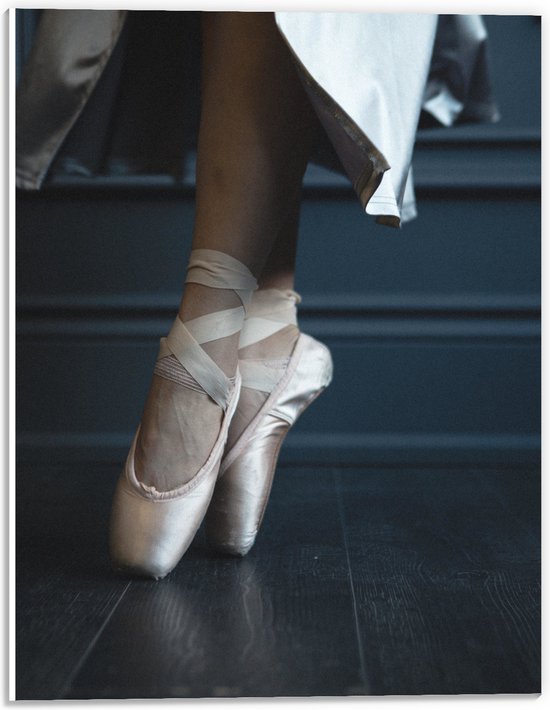 PVC Schuimplaat- Ballerina aan het Dansen op Spitzen - 30x40 cm Foto op PVC Schuimplaat