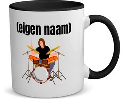 Akyol - drummer met drumstel met eigen naam koffiemok - theemok - zwart - Drummen - muziek liefhebbers - drummers - drumstel - verjaardag - cadeau - kado - 350 ML inhoud