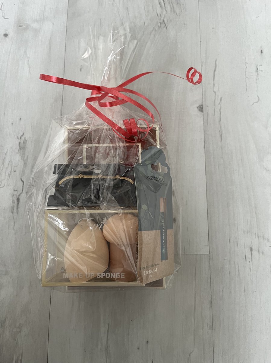 Goedkoopste Dames giftset- dames parfum set-make up sponsjes- lippenbalsem- geurset-cadeauset- geschenkset- dames cadeauset- dames parfum- lippenbalsem- emiraat parfum- Rituals set- dames geschenkset- verwenset- dames dubai parfum- luxe geur geschenkset- armband