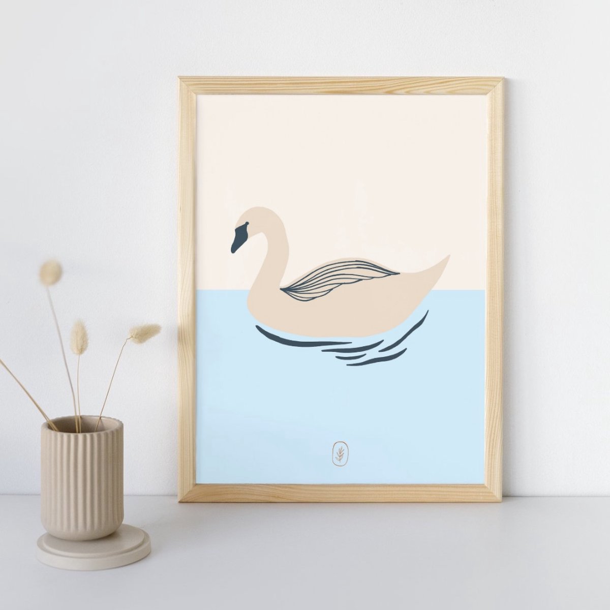 Kinderkamer poster met dieren - Swan in the water | Babykamer | kinderkamer accesoires | Poster met zwaan | Wanddecoratie | 30x40 cm