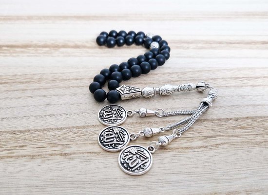 Tesbih "tasbih" fait main en pierre naturelle "Onyx noir mat" - Nombre de perles 33 - Diamètre des perles 8 MM - avec pompon en métal "modèle 1" - Une belle idée cadeau
