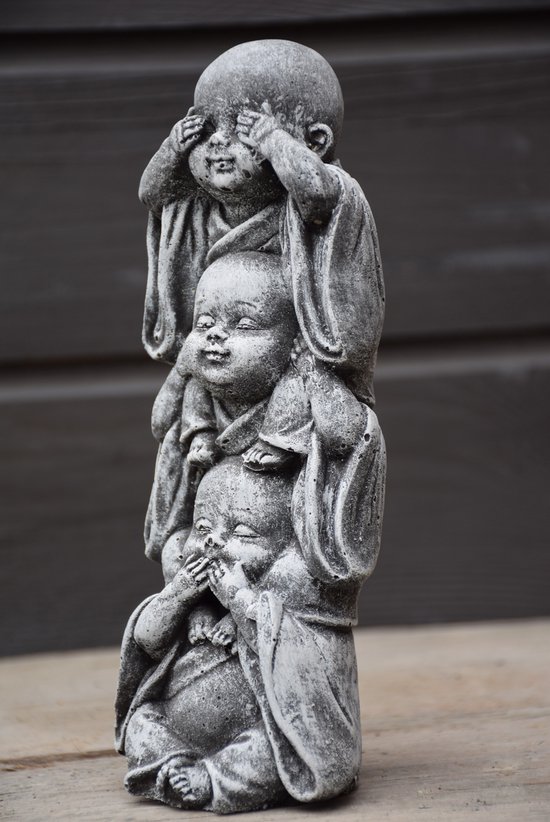 Moines les uns sur les autres, entendez-voir-parlez en silence