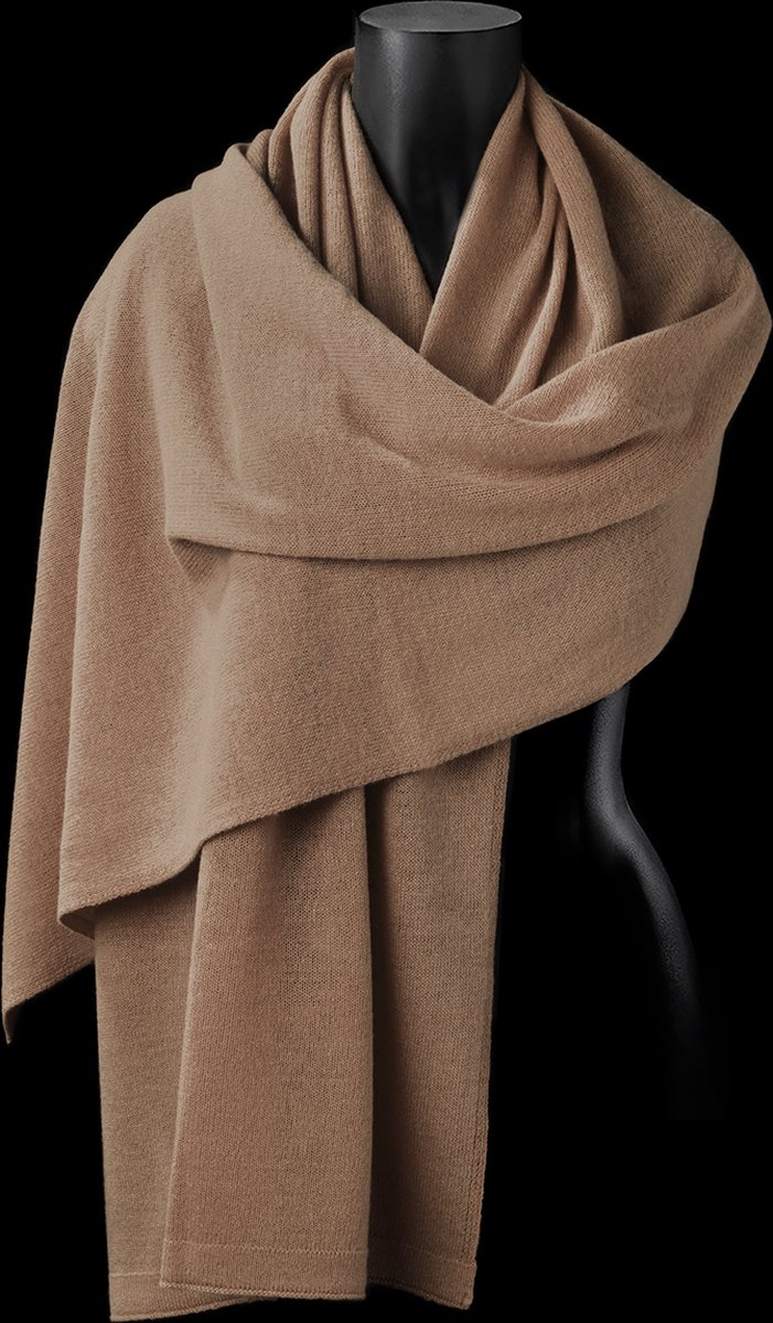 Zachte gebreide merino cashmere sjaal in klassiek camel