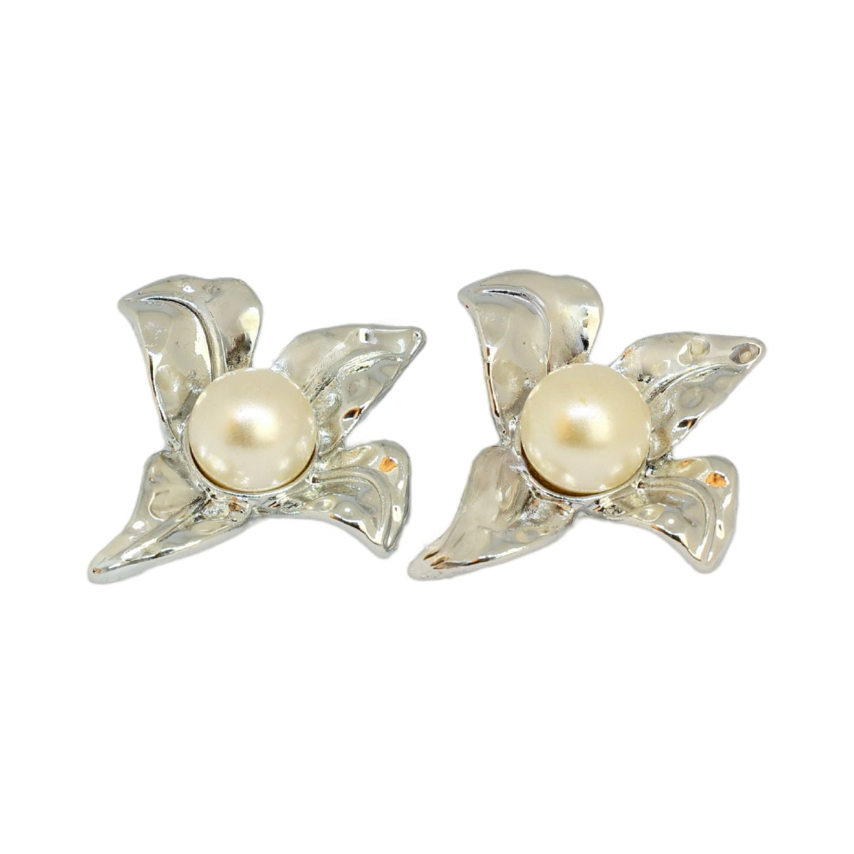 Silver Pearly Flower Earrings