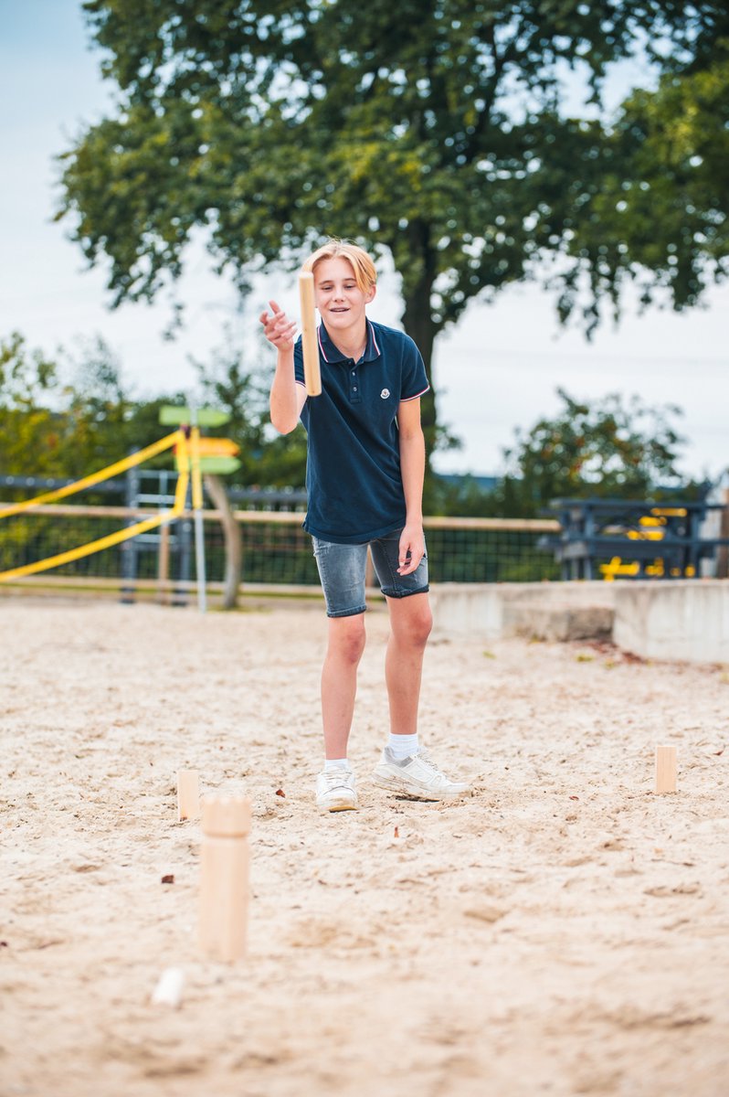 Bex Kubb Family – Zweeds Vikingschaak – Duurzaam Buitenspel – FSC Berkenhout – Koning Met Houtkleurige Kroon – Vanaf 8 Jaar – Inclusief Opbergnet Met Trekkoord — afbeelding 14