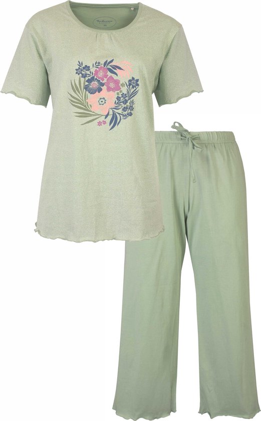Lichtgroene pyjamaset bestaande uit een top met streepjes en bloemenprint en een 3/4 broek.