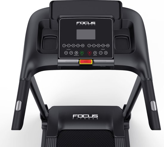 Close-up van het stuur en bedieningspaneel van de zwarte Focus Fitness loopband.