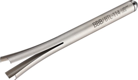 Zilveren BBB/BTL-114 tool met gespleten uiteinde op witte achtergrond.
