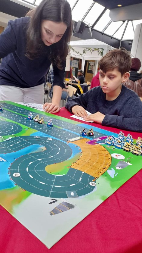 Asmodee bordspel Mind Cycling - strategie en wielrennen voor 2-6 spelers.