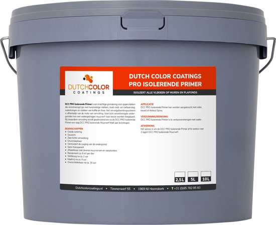 Grijze emmer met een oranje en wit etiket met de tekst "DUTCH COLOR COATINGS PRO ISOLERENDE PRIMER". Op het etiket staat "Verkeerswit" en "RAL 9016".