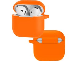 Hoes - Geschikt voor Apple AirPods 4 - Siliconen Hoesje met Clip - Silicone Case Cover - Oranje