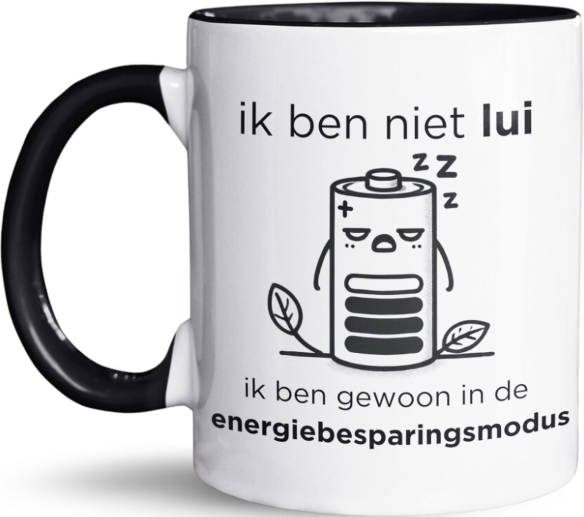 NietMokken.nl – Mok met Tekst voor Luie Mensen – 325 ml - Grappige Beker “Ik ben niet lui, ik ben in de energiebesparingsmodus” – Humor Tas voor Kantoor en Thuis – Magnetron- en Vaatwasserbestendig – Dubbelzijdig Bedrukt – Leuk Cadeau voor Collega’s