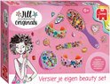 Doos met Jill Schirnhofer beauty set: Versier je eigen beauty set met glitterfoam, parels en bloemen. Afbeeldingen van armbanden, haarclips en borstel.
