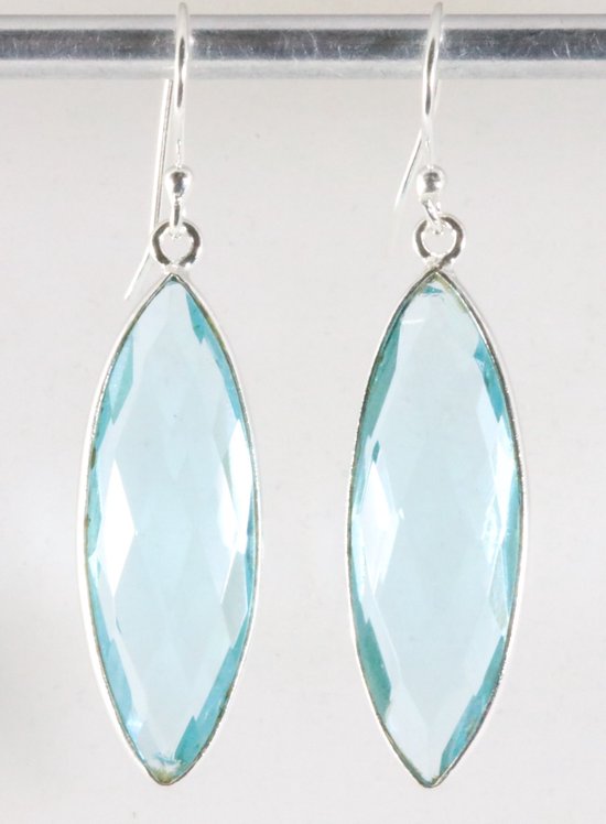 Boucles d'oreilles longues en argent avec topaze bleue