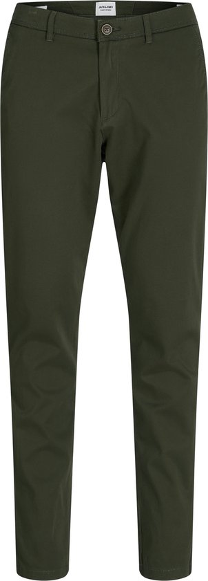 Olijfgroene chino broek voor heren, recht van voren gefotografeerd.
