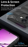 Zwarte telefoonhoes toont 0.3mm hogere rand voor cameralens en 1.3mm voor scherm.