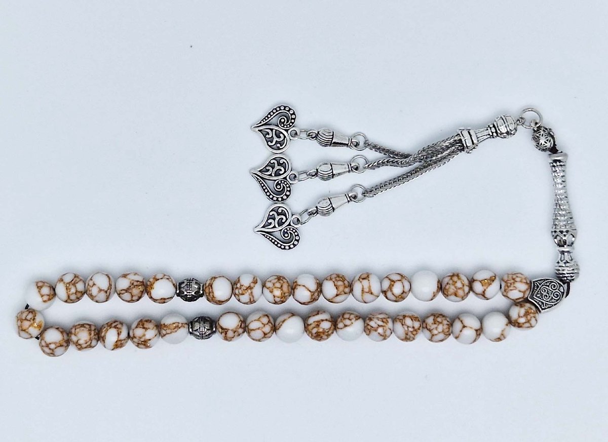 Handgemaakte tesbih klassiek - "Tasbih" natuursteen "Wit howliet gesponnen goud" - Aantal kralen 33 - Diameter kralen 8 MM - met metaal tassel "Harten" - Een mooi cadeau-idee