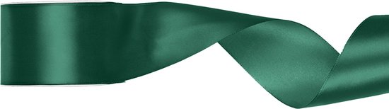 Een rol donkergroen satijnen lint van 50 mm breed, opgerold op een witte kartonnen rol.