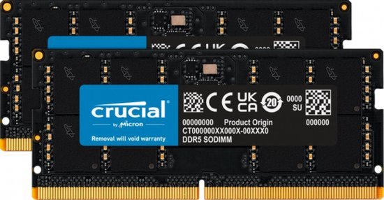Twee Crucial DDR5 SODIMM laptopgeheugenmodules met blauwe en zwarte labels.
