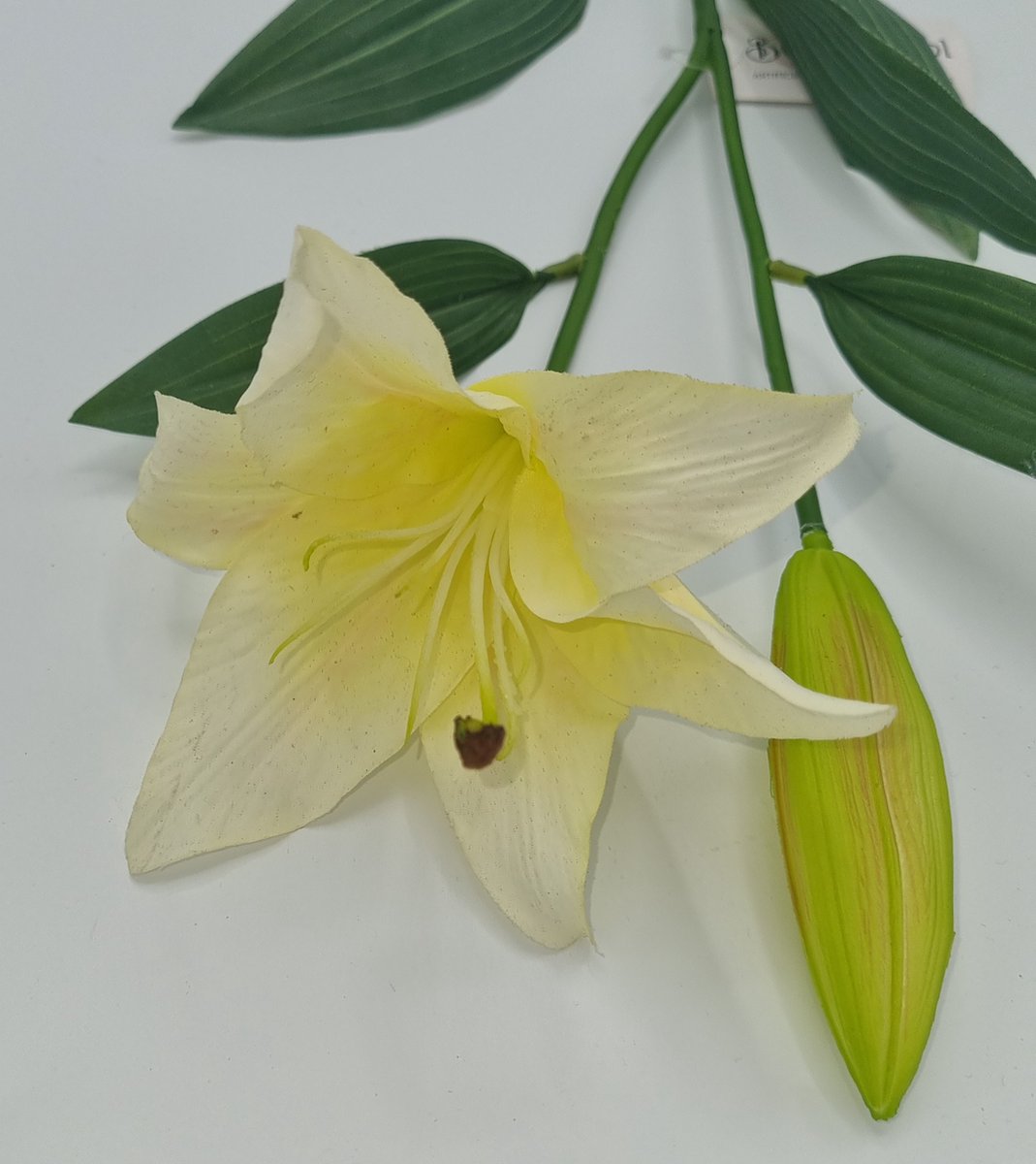 Lelie - GK330/03 - 68cm - Geel/Wit - 1 bloem - 1 knop - Grafdecoratie - Zijdenbloemen - Kunstbloemen