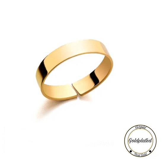 Gouden klemring met een opening aan de onderkant, op een witte achtergrond.