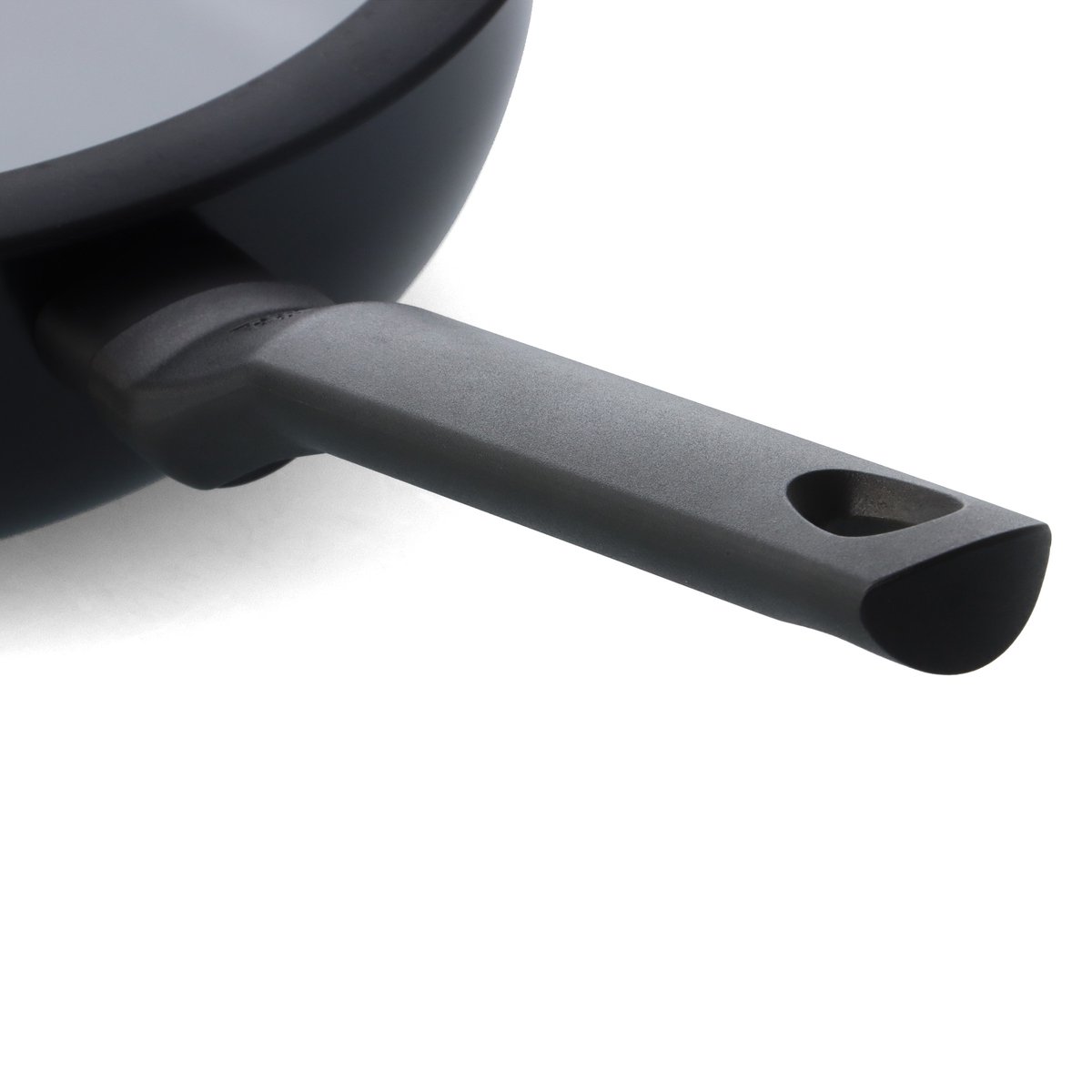 BK Enjoy keramische wokpan 28 cm met deksel - PFAS-vrije antiaanbaklaag - Wok geschikt voor inductie en alle warmtebronnen - Ovenbestendig tot 160°C - Cool touch greep - Vaatwasserbestendig - Blauw