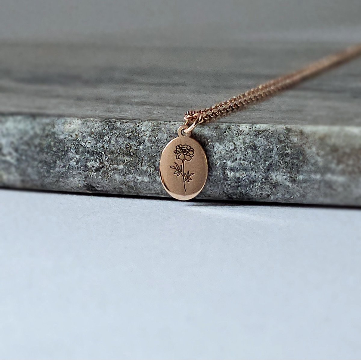 Ellen Life Jewelry | Oktober Geboortebloem Kettingen - Rosegoud Gepersonaliseerd Keeting - Verjaardag Cadeau Vriendin & Vrouw - Geboortemaand Ketting met Hanger - Handgemaakte Sieraden