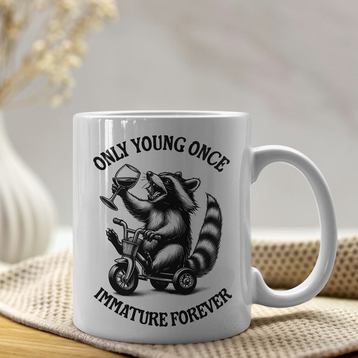 Creasowl® - Only young once wasbeer - Koffiemok met spreuk - Cadeau voor vrouw - Koffie mok - Grappige cadeaus - Cadeau voor vriendin - Kado zelfvertrouwen - Grappige mok - Cadeautje voor haar - Mokken en bekers - Verjaardag cadeau - Mok met tekst
