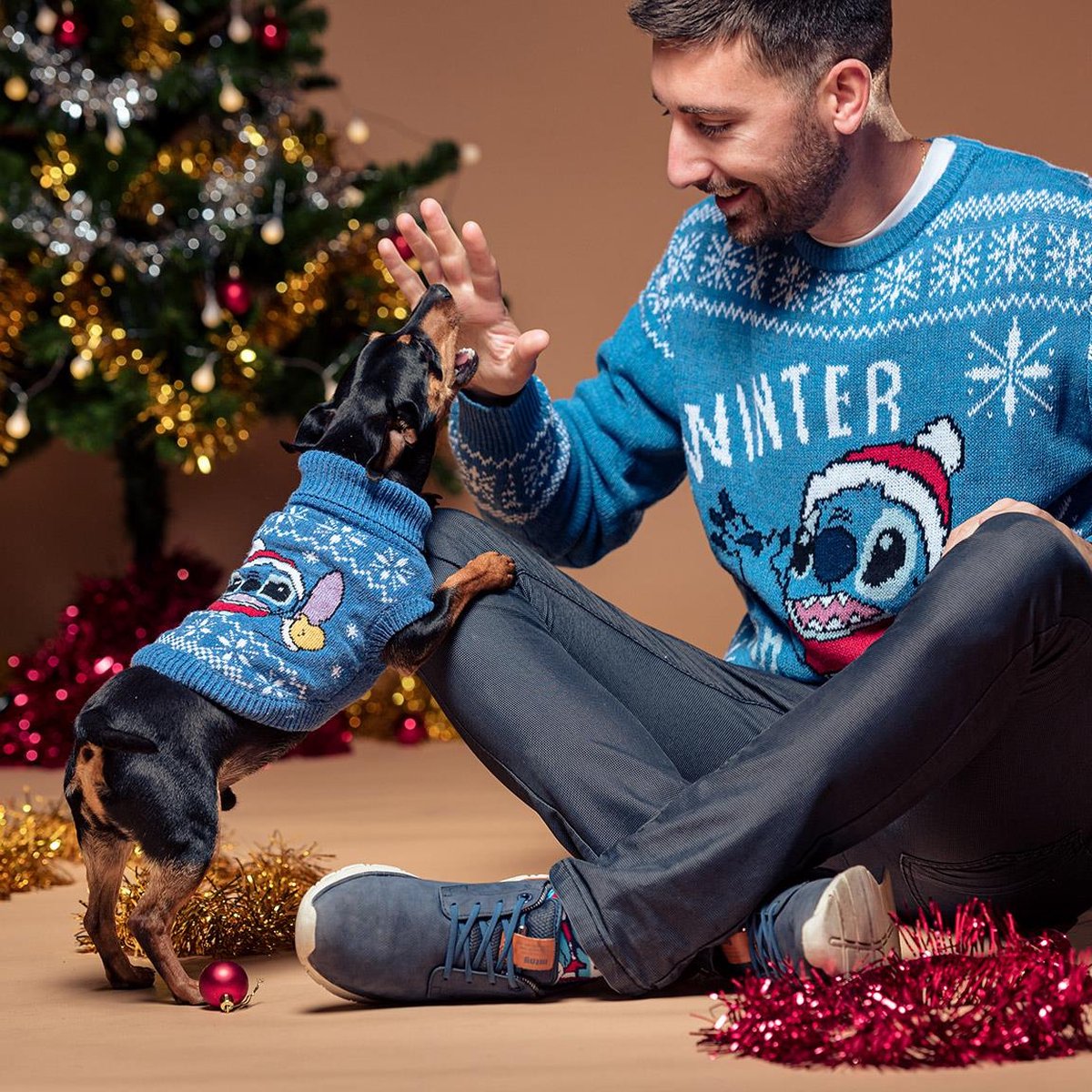 Disney Lilo & Stitch Pull de Noël tricoté Bleu pour Femme - Pull de  Vacances - Cadeau Parfait pour la Saison des fêtes - Magie d'hiver :  : Mode