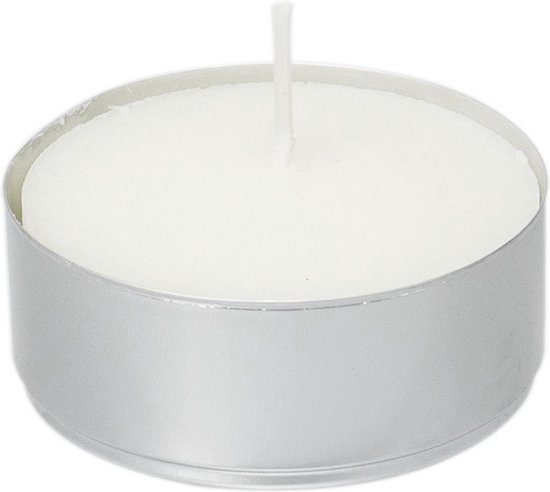 Une bougie chauffe-plat blanche dans un récipient en métal argenté avec une mèche.