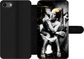 Bookcase Geschikt voor iPhone 8 telefoonhoesje - Marmer printlook - Meisje met de parel - Sigaretten - Toilet - Goud - Kunst - Oude meesters - Met vakjes - Wallet case met magneetsluiting