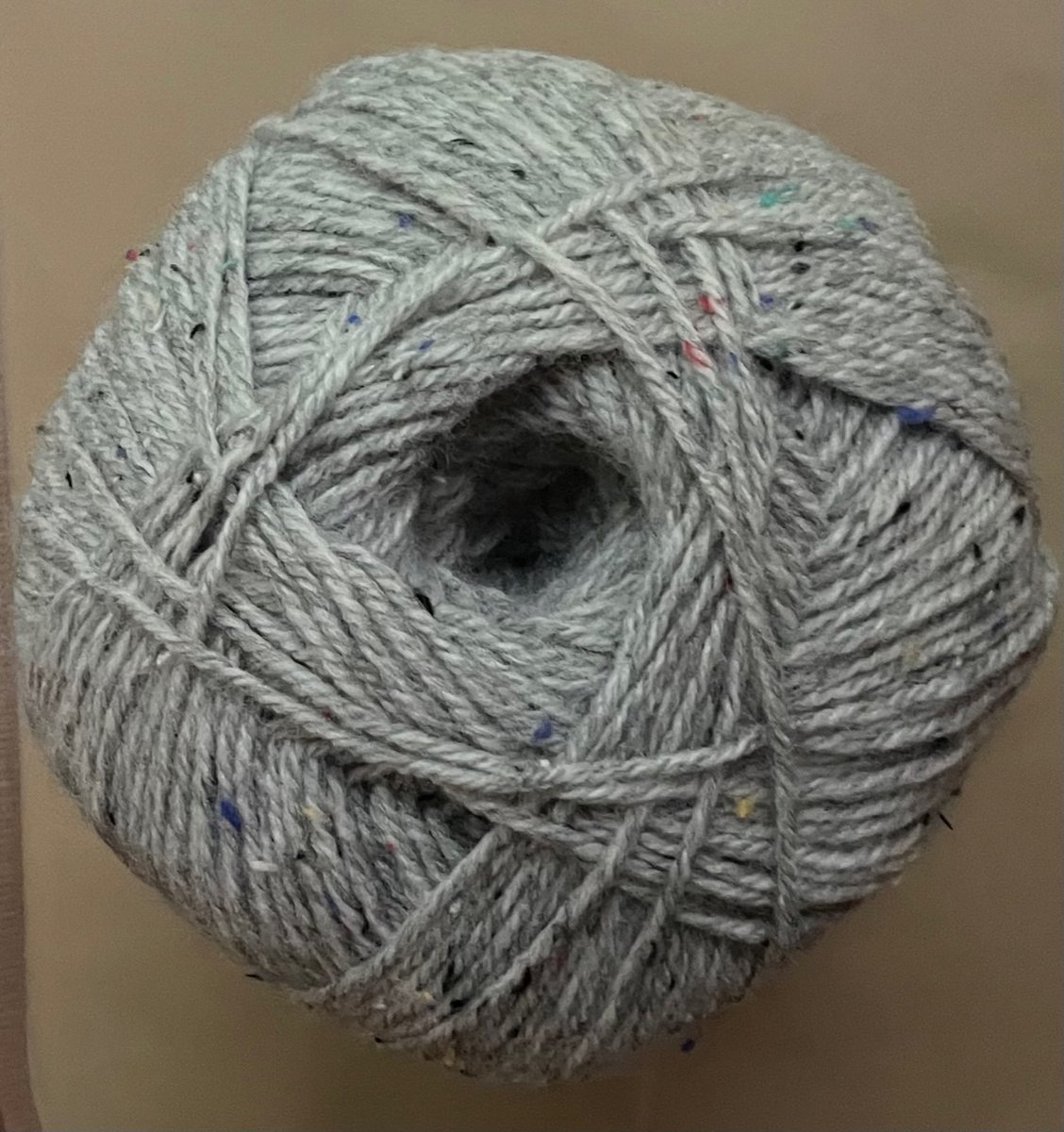 RUSTIC ARAN TWEED (DAT 38) PER STUK GARENWOLBREIENHAKEN.