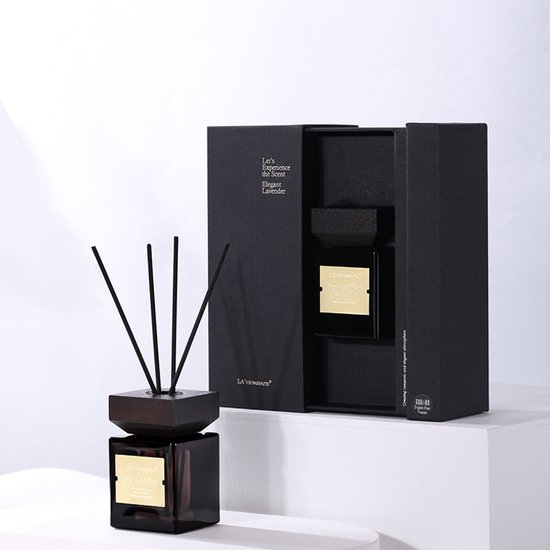 La'Vie Parfaite - Natuurlijke Geurstokjes - Sandalwood- 100 ml - Huisparfum - in luxe cadeauverpakking - Diffuser Sticks - Kadotip