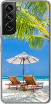 Geschikt voor Samsung Galaxy S22 Plus hoesje - Palmboom - Strandstoel - Parasol - Siliconen Telefoonhoesje
