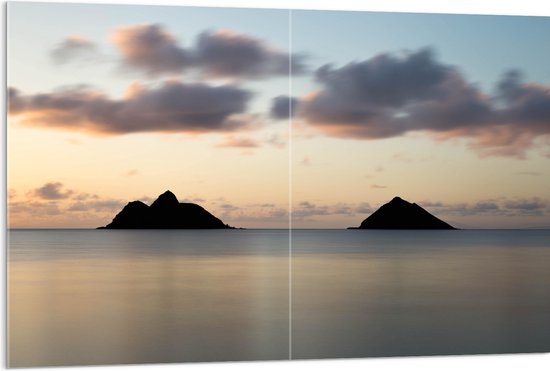 WallClassics - Acrylglas - Twee Bergen in Zee - 120x80 cm Foto op Acrylglas (Wanddecoratie op Acrylaat)