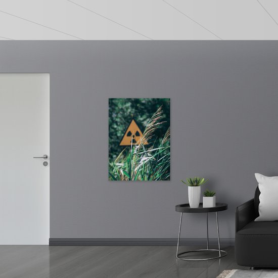 WallClassics - Dibond - Grass Growing in Danger - Photo sur aluminium 75x100 cm (Décoration murale en métal)