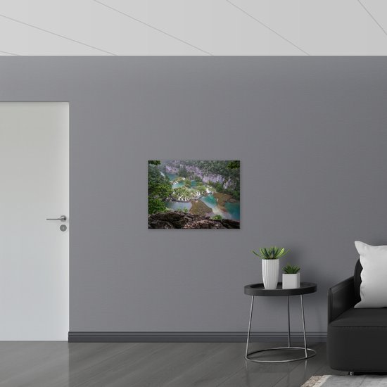 PVC Schuimplaat- Bovenaanzicht van Brug langs Plitvicemeren - 80x60 cm Foto op PVC Schuimplaat