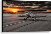WallClassics - Toile - Klein avion sur piste - 90x60 cm Photo sur toile (Décoration murale sur toile)