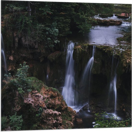 WallClassics - Vlag - Watervallen in de Natuur - 80x80 cm Foto op Polyester Vlag