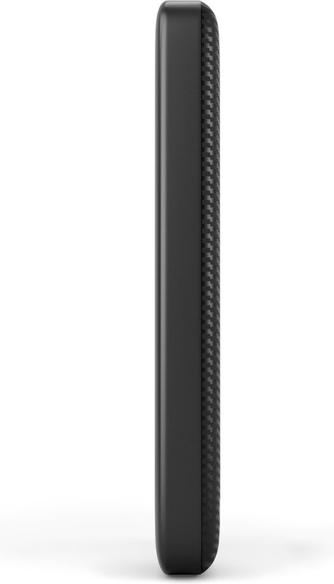 Zijkant van dunne, zwarte powerbank met koolstofvezel textuur.