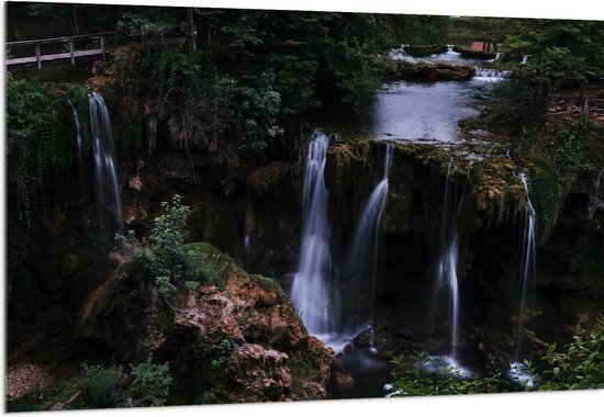 WallClassics - Acrylglas - Watervallen in de Natuur - 150x100 cm Foto op Acrylglas (Wanddecoratie op Acrylaat)