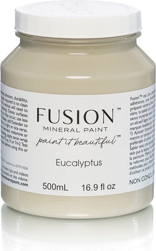 Een pot 500 ml "Eucalyptus" grijze Fusion Mineral Paint.