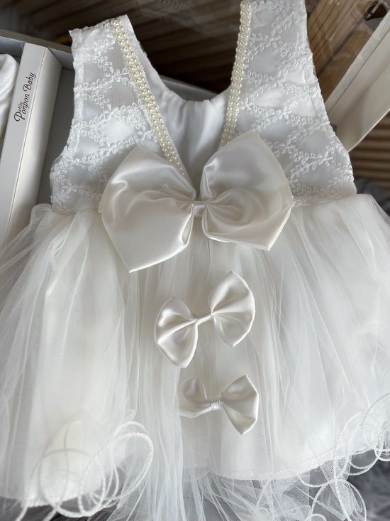 luxe feestjurk-bruidsjurk-baby jurk-doopjurk -dooppakje-jurk-onderhemd-haarband-schoentjes- pasgeboren-new born-geschenkenset -geschenkdoos-kraamcadeau-fotoshoot newborn-4 delige set-witte feestjurk-tule jurk met staart-maat 56/62 (0 tem 3 maanden